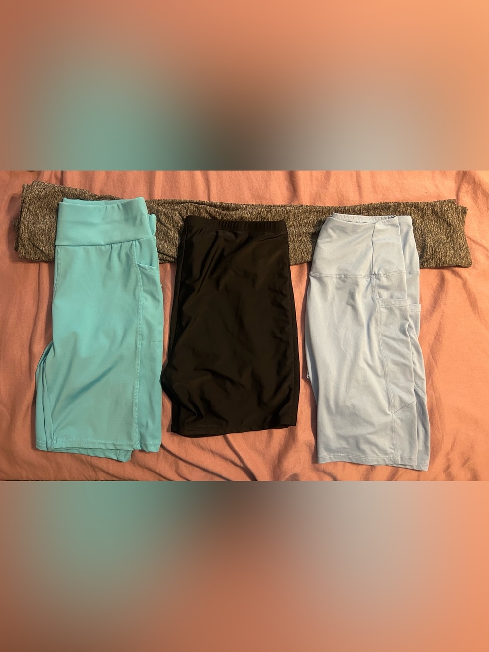 Womens XL Athleisure Bundle 4pc lot Shorts & Leggings